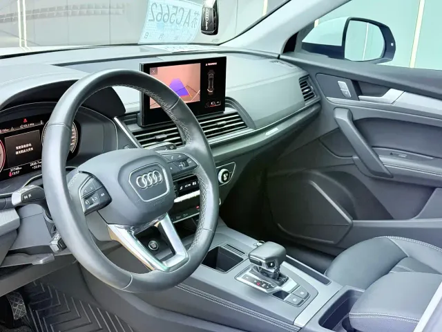 Audi Q5L — Фото автомобиля 5