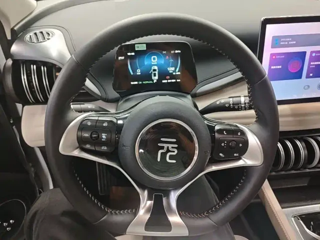 BYD Yuan PLUS — Фото автомобиля 10