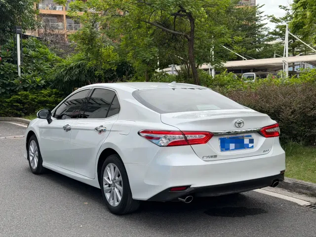 Toyota Camry — Фото автомобиля 4