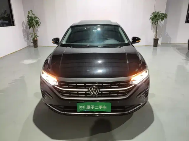 Volkswagen Passat — Фото автомобиля 2