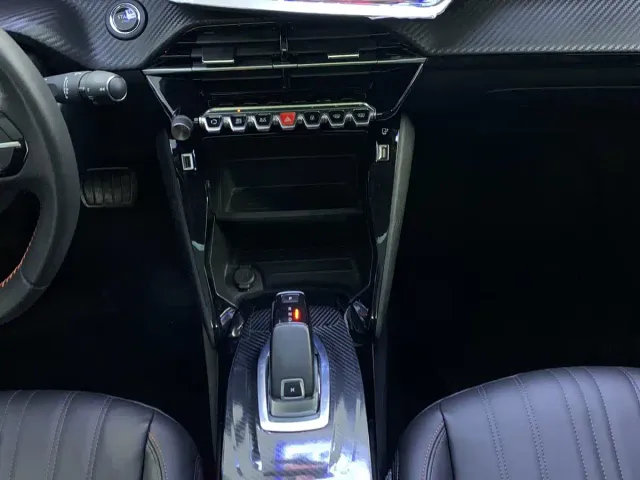 Peugeot 2008 — Фото автомобиля 8