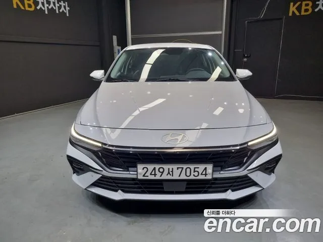 Hyundai Avante — Фото автомобиля 3