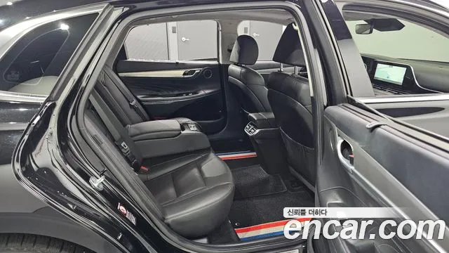 Hyundai Grandeur New — Фото автомобиля 12