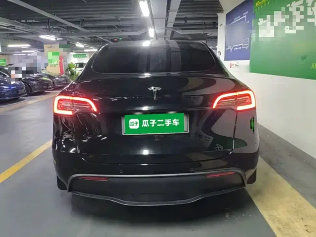 Tesla Model Y — Фото автомобиля 5