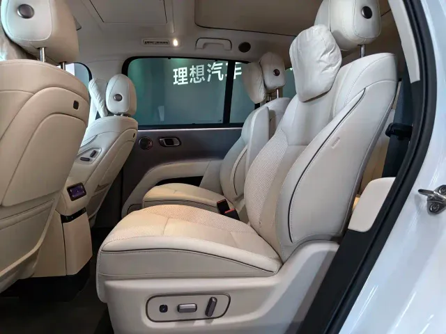 Li Auto i8 — Фото автомобиля 6