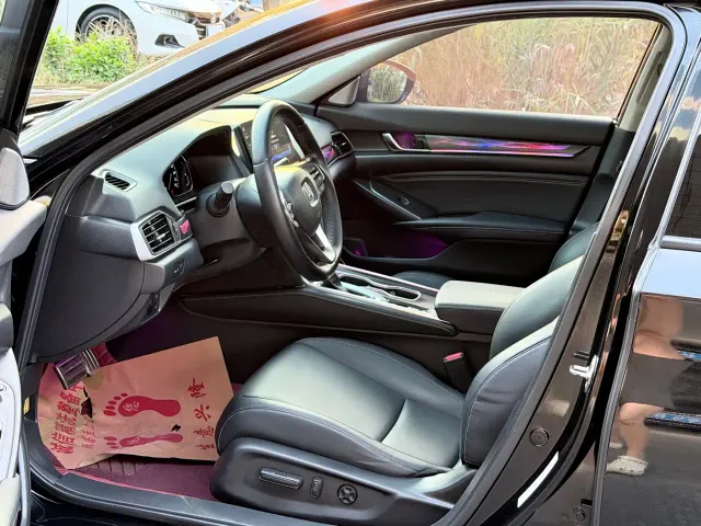 Honda Accord — Фото автомобиля 7