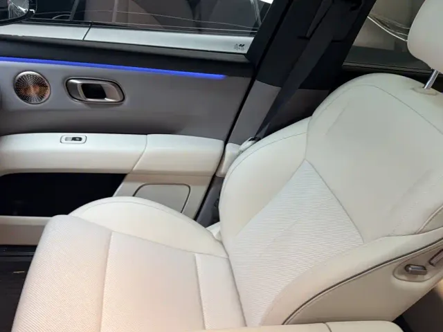 Li Auto i6 — Фото автомобиля 3