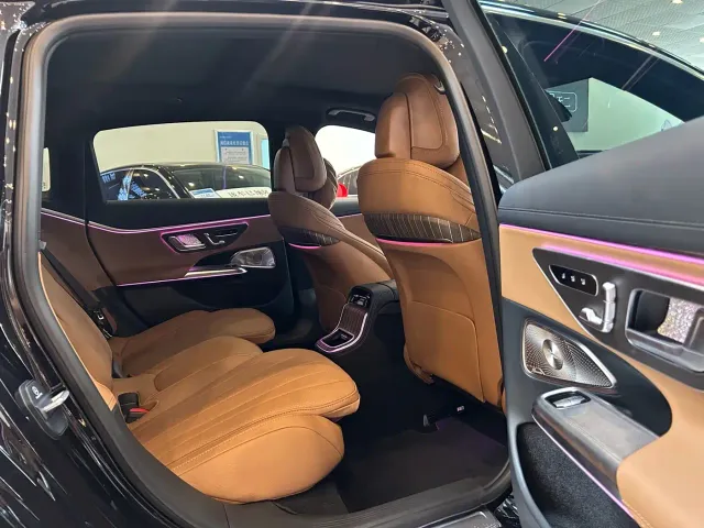 Mercedes-Benz E-Class — Фото автомобиля 15