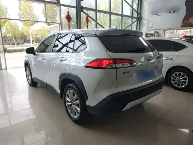 Toyota Corolla Cross — Фото автомобиля 4