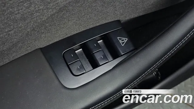 Tesla Model 3 — Фото автомобиля 27