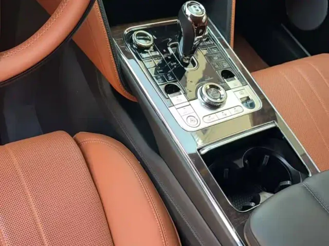 Bentley Flying Spur — Фото автомобиля 7