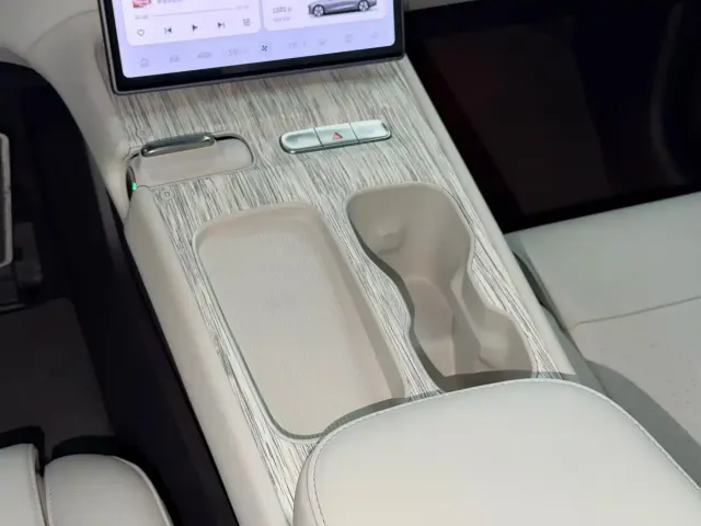 NIO NIO ET7 2022 75kWh — Фото автомобиля 14