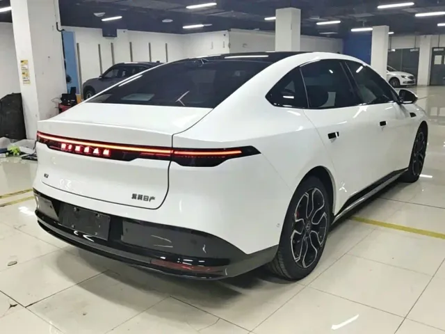 Nissan N7 — Фото автомобиля 9