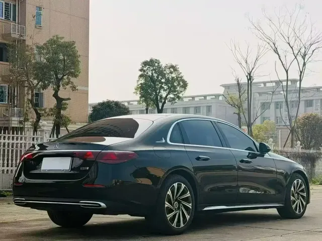 Mercedes-Benz E-Class — Фото автомобиля 7