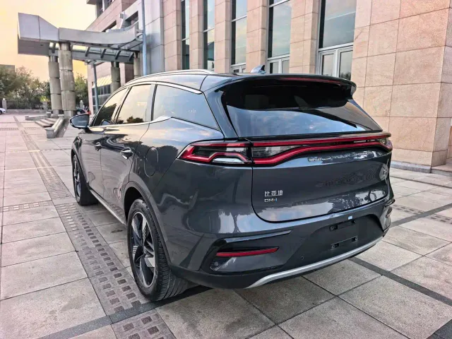 BYD Tang — Фото автомобиля 4