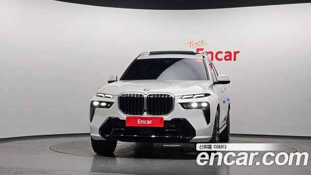 BMW X7 — Фото автомобиля 3