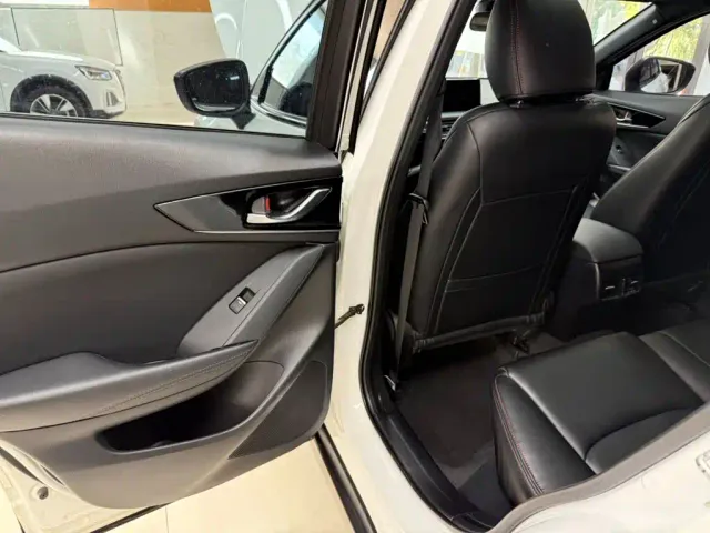 Mazda CX-4 — Фото автомобиля 17