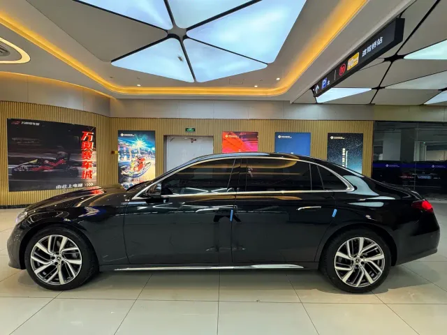 Mercedes-Benz E-Class — Фото автомобиля 8