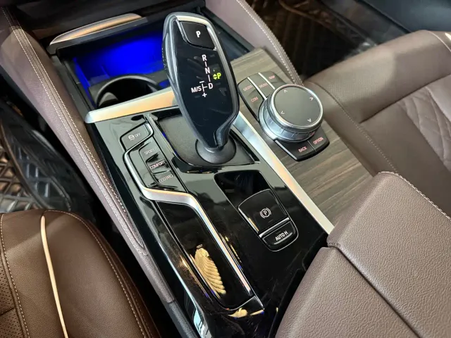 BMW 5 Series — Фото автомобиля 6