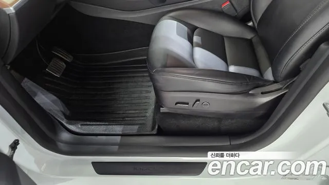 Tesla Model Y — Фото автомобиля 28