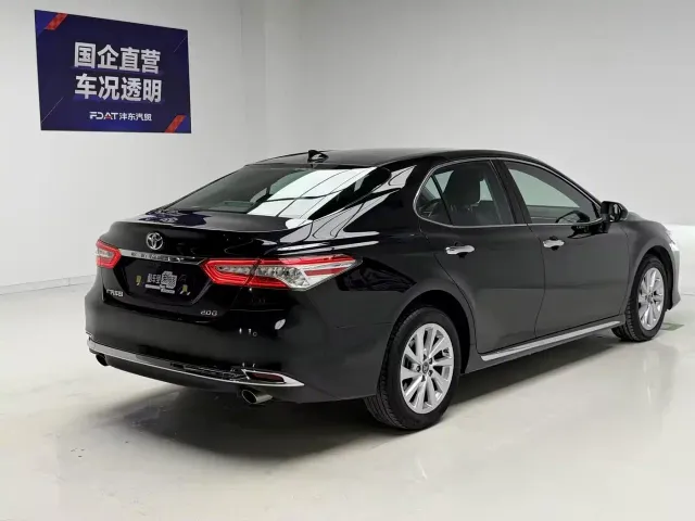 Toyota Camry — Фото автомобиля 4