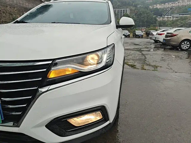 Roewe RX5 — Фото автомобиля 17