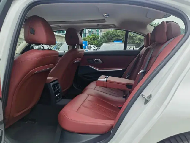 BMW 3 Series — Фото автомобиля 6