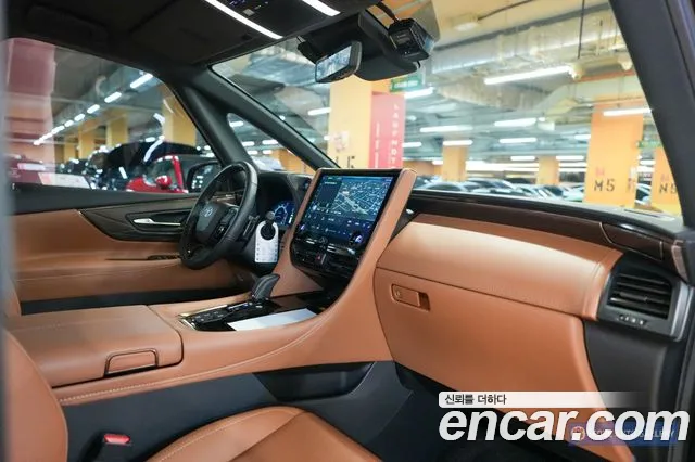 Toyota Alphard — Фото автомобиля 10