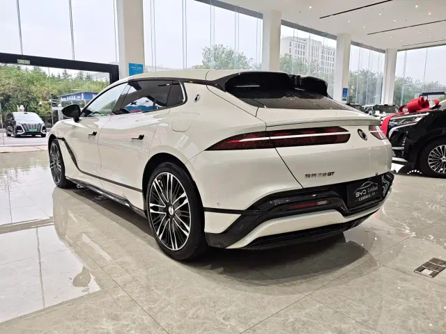 Denza Z9GT — Фото автомобиля 7