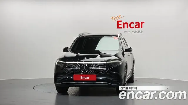Mercedes-Benz EQB — Фото автомобиля 3