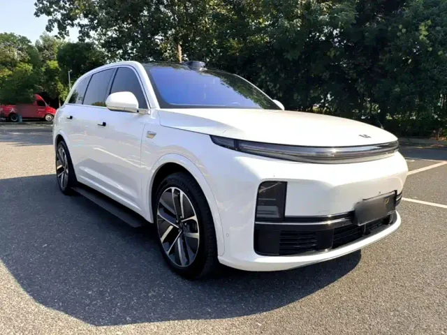 Li Auto L7 — Фото автомобиля 3