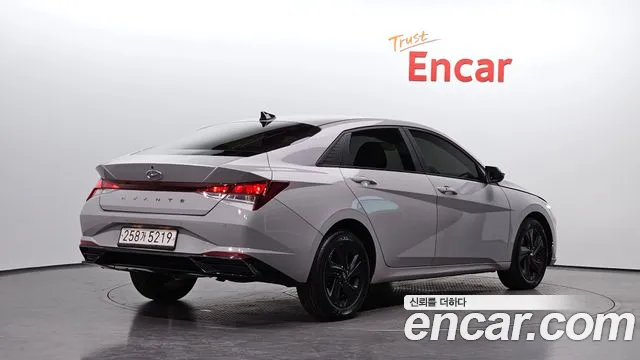Hyundai Avante CN7 — Фото автомобиля 2