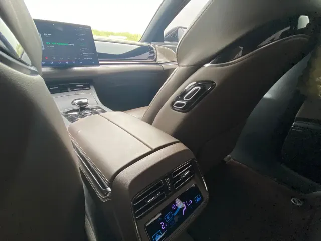 BYD Han — Фото автомобиля 10