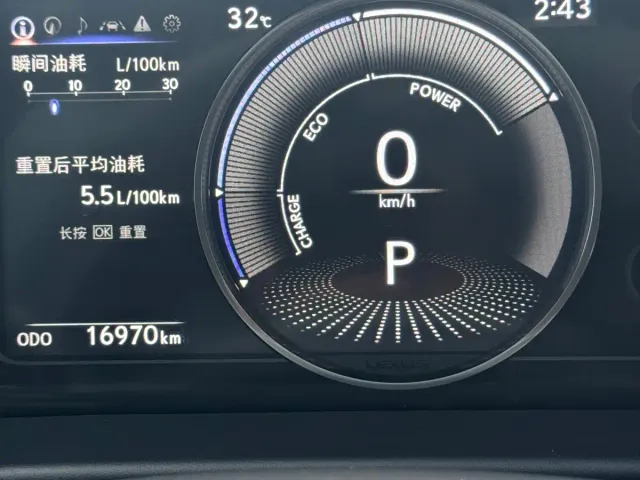 Lexus ES — Фото автомобиля 11