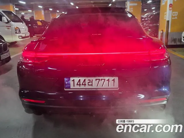 Porsche Panamera — Фото автомобиля 2