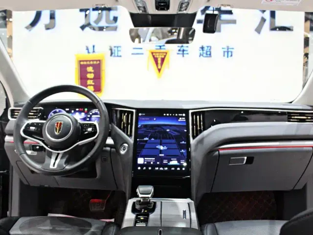 Hongqi HS7 PHEV — Фото автомобиля 11