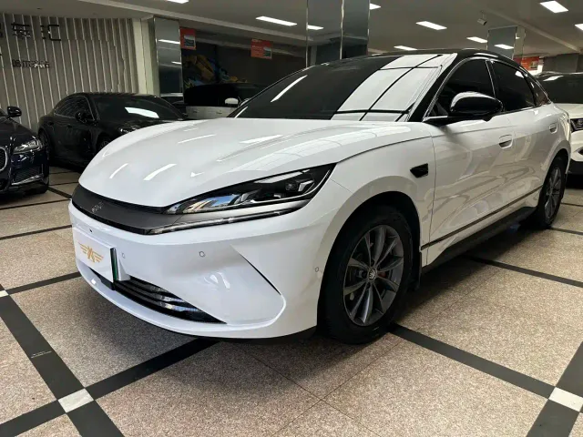 Фотография автомобиля — BYD Qin L