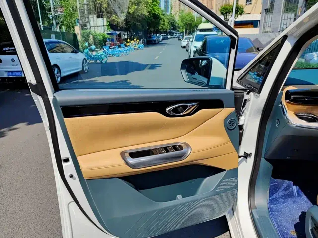 GAC Trumpchi E8 — Фото автомобиля 6