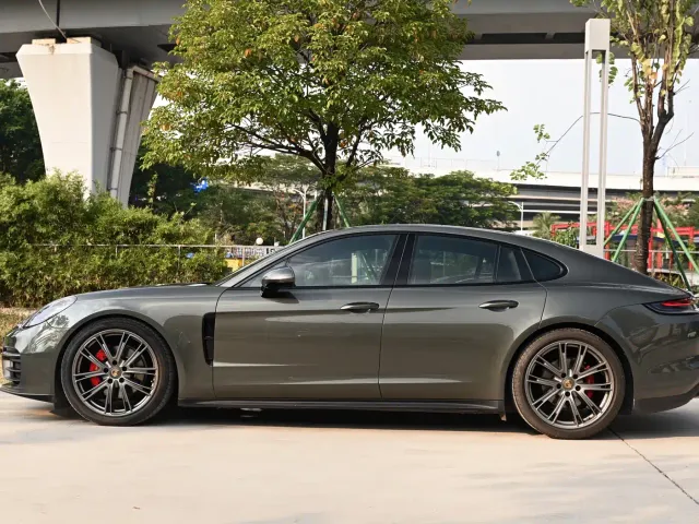 Porsche Panamera — Фото автомобиля 3