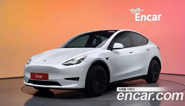 Фотография автомобиля — Tesla Model Y