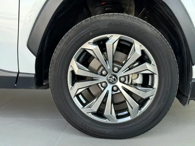 Toyota RAV4 — Фото автомобиля 16