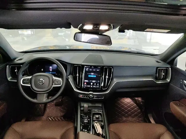 Volvo XC60 — Фото автомобиля 7