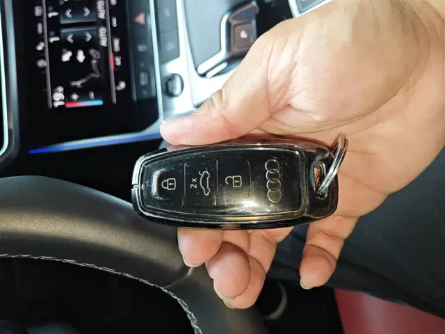 Audi A7L — Фото автомобиля 11