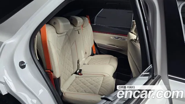 Genesis GV70 — Фото автомобиля 16
