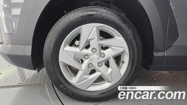 Hyundai Kona — Фото автомобиля 5
