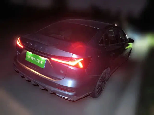 Roewe i5 — Фото автомобиля 8