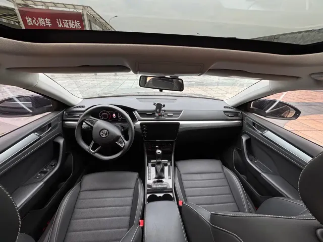 Skoda Superb — Фото автомобиля 11