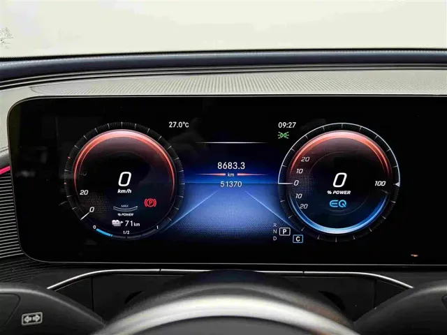 Mercedes-Benz EQC — Фото автомобиля 14