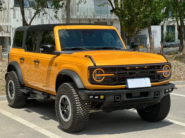 Ford Bronco — Фото автомобиля 3