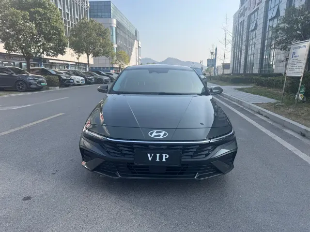 Hyundai Elantra — Фото автомобиля 2